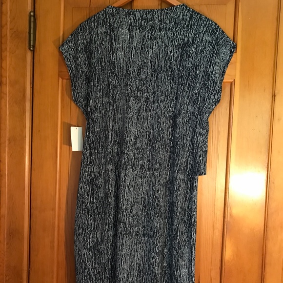 NWT. H BY HALSTON sleeveless blue and white dress, size Medium. New with Tags. - Picture 2 of 6